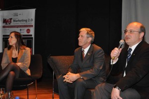 Martha Gabriel, Paulo Barbosa e Zaki Akel Sobrinho na abertura do seminário