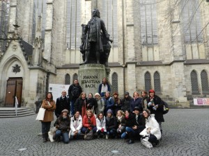 Grupo de professores e estudantes na Alemanha