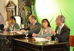Lançamento do livro "Reflexões: UFPR 100 anos"