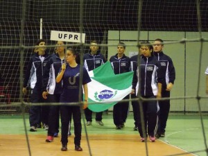 Atletas na apresentação da UFPR