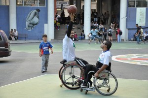 Demonstração da modalidade paralímpica Basquete em Cadeira de Rodas - fotografia Rodrigo Juste Duarte