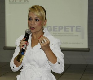 Professora Ariana Chagas Gerzson Knoll