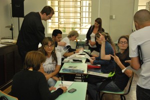 Alunos de Letras-Libras. Foto: Leonardo Bettinelli