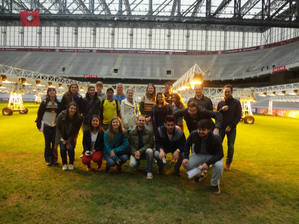 As duas turmas da disciplina visitaram o estádio. Imagem: Arquivo pessoal