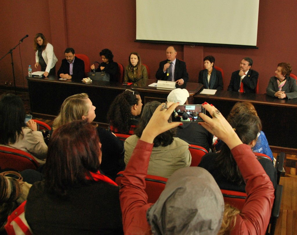 A audiência aconteceu na sala 200 do Setor de Ciências Jurídicas. Imagem: Leonardo Bettinelli