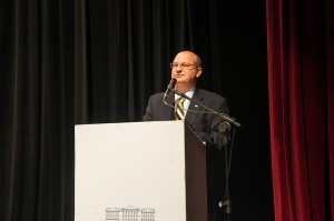 Para o reitor Zaki Akel, ensino, pesquisa e extensão devem estar em sinergia para produção de conhecimentos que de fato retribuam à sociedade o investimento que fazem na educação pública