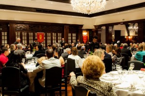 Familiares e amigos prestigiaram a solenidade, ontem à noite.  Imagem: Samira Chami Neves. 