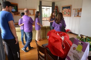 Entrega de donativos à Associação Casa do Pai. Foto: Leonardo Bettinelli