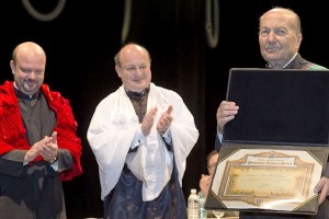 Rossi, à direita, com Zaki (centro) e Fonseca: "doutor honoris causa" da UFPR em 2011. Imagem: Setor de Ciências Jurídicas da UFPR. 